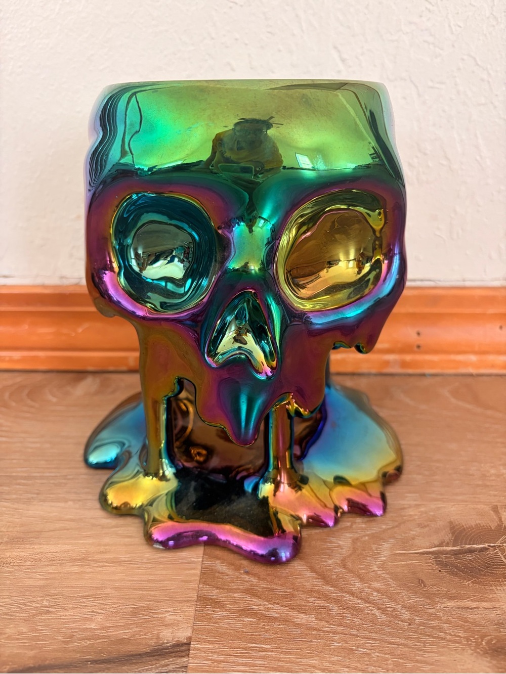 Bath & Body Works Iridescent Green Blue Purple Gold Melting Skull Sculpture